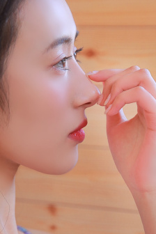 小镇姑娘电影版在线观看免费高清